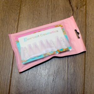 White Press on nails